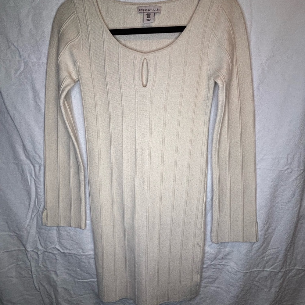 Sincerely Jules Cream Knit Long Sleeve Dress‎ size XS with Keyhole detail